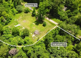 207 Red Leaf Ln, Splendora, TX 77372