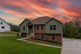 975 Palmyra Rd, Clarksville, TN 37040