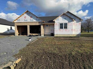 54 Dozer Dr, Saint Albans City, VT 05478