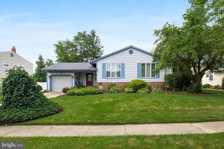 17 Elmgate Rd, Marlton, NJ 08053