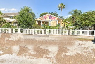2624 54th St S, Gulfport, FL 33707