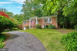 6368 Waterway Dr, Falls Church, VA 22044