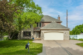 4705 Minnesota Ln N, Plymouth, MN 55446