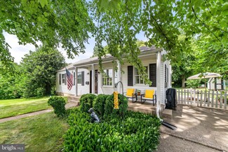 1907 Ware Rd, Falls Church, VA 22043