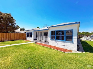 402 Linda Vista Dr, Bakersfield, CA 93308