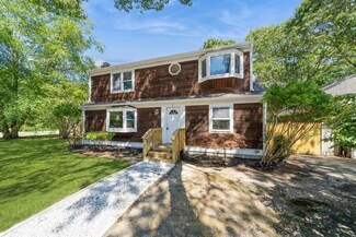 2 Ivanhoe Ave, West Yarmouth, MA 02673