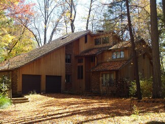 30 Pine St, Harveys Lake, PA 18618