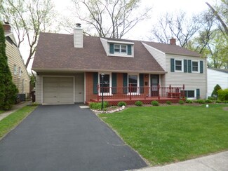 508 Deer Trail Rd, Chicago Heights, IL 60411