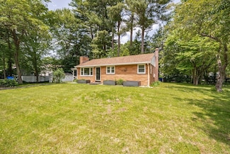 226 Dutchess St, Springfield, MA 01129