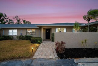 6884 W Country Club Ln, Sarasota, FL 34243