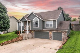 218 S Melrose Ln, Tonganoxie, KS 66086