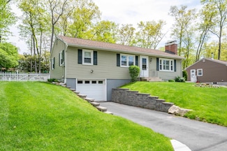 355 Pickering St, Manchester, NH 03104