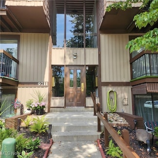 9711 Sunrise Blvd Unit L18, North Royalton, OH 44133