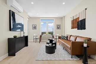 26-15 4th St Unit 2C, Queens, NY 11102