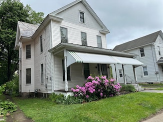 846 Thomas St, Stroudsburg, PA 18360