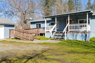 690 Flaming Rd, Grants Pass, OR 97526