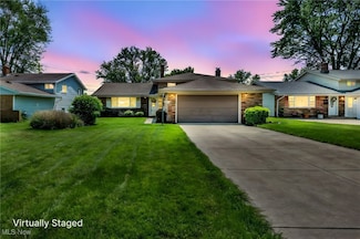 25017 Randall Dr, North Olmsted, OH 44070