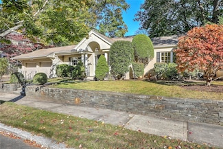 36 Lincoln Ave, Providence, RI 02906