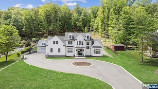 150 Mountain Ave, Pompton Plains, NJ 07444