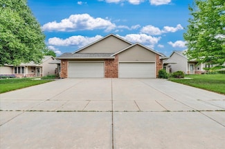 418 W Summit Ave, Augusta, KS 67010