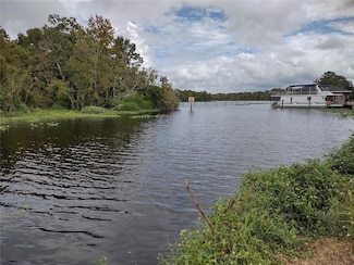 56544 Pecan Rd, Astor, FL 32102