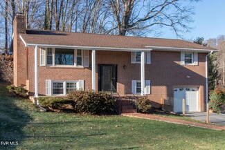 7480 Pin Oak Cir, Bristol, VA 24202