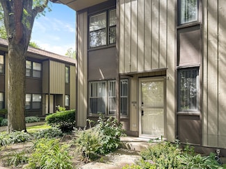 608 N Hough St Unit 3, Barrington, IL 60010
