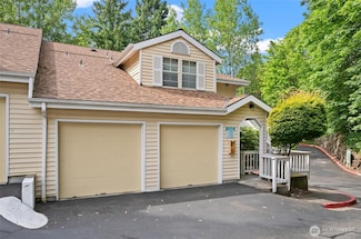 2540 118th Ave SE Unit 202, Bellevue, WA 98005