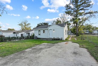 5630 Arlington Park Dr, Dallas, TX 75235