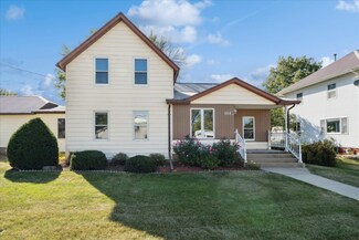 208 1st St S, Worthington, IA 52078