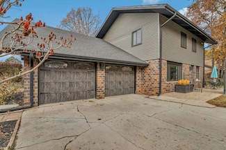 24556 W Lancelot Ln, Joliet, IL 60404