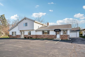 4646 S 124th St, Greenfield, WI 53228