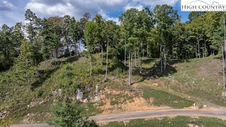 30 Summit View Pkwy, Newland, NC 28657