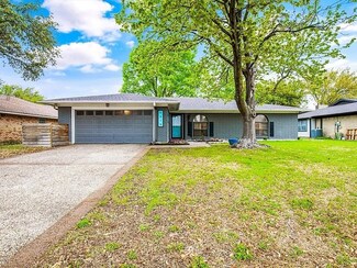 9816 Westpark Dr, Benbrook, TX 76126