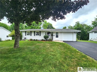 9 Lincoln St, Mayville, NY 14757