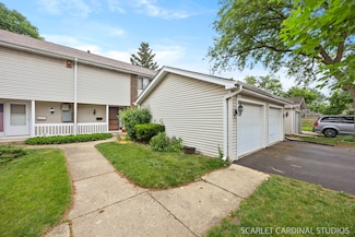 4S768 Pinehurst Dr Unit 5, Naperville, IL 60563
