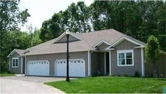 71 Elmer Dr Unit 17, Chicopee, MA 01013