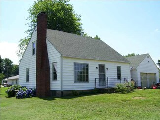 165 N 5th St, Elberfeld, IN 47613