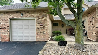 2622 S Forrest Green Dr, Decatur, IL 62521