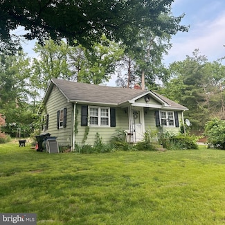 4216 Meyers Rd, Triangle, VA 22172