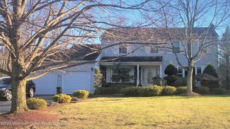 17 Apache Dr, Manalapan, NJ 07726