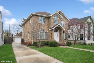 311 N Lincoln Ave, Park Ridge, IL 60068