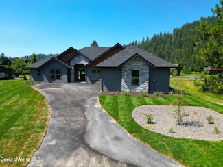 86 Marie Victoria Ct, Sandpoint, ID 83864