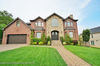 62 Copperleaf Terrace, Staten Island, NY 10304