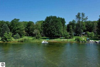 3713 Peninsular Shores Dr, Grawn, MI 49637