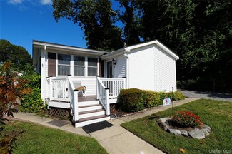 187 N Huron St, Ronkonkoma, NY 11779