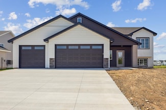 4653 8th St NE, St. Cloud, MN 56304