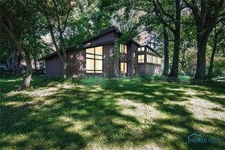 4648 Valley Ridge Ct, Toledo, OH 43614