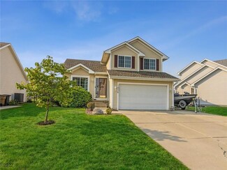 1016 SE 3rd St, Grimes, IA 50111