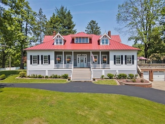 899 Old Thorn Run Rd, Coraopolis, PA 15108